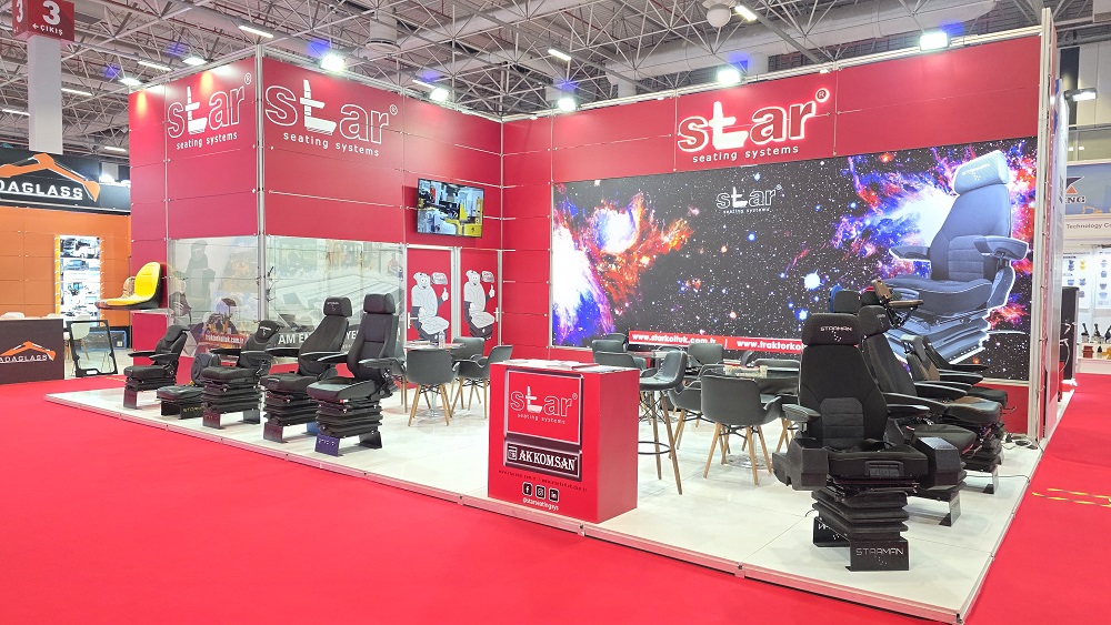 komatek_exhibition_2026