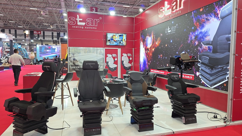 komatek_exhibition_2026