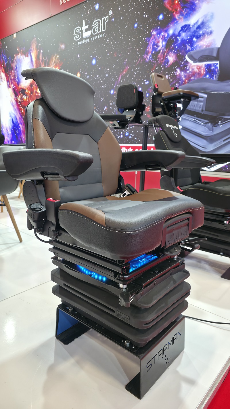 komatek_exhibition_2026