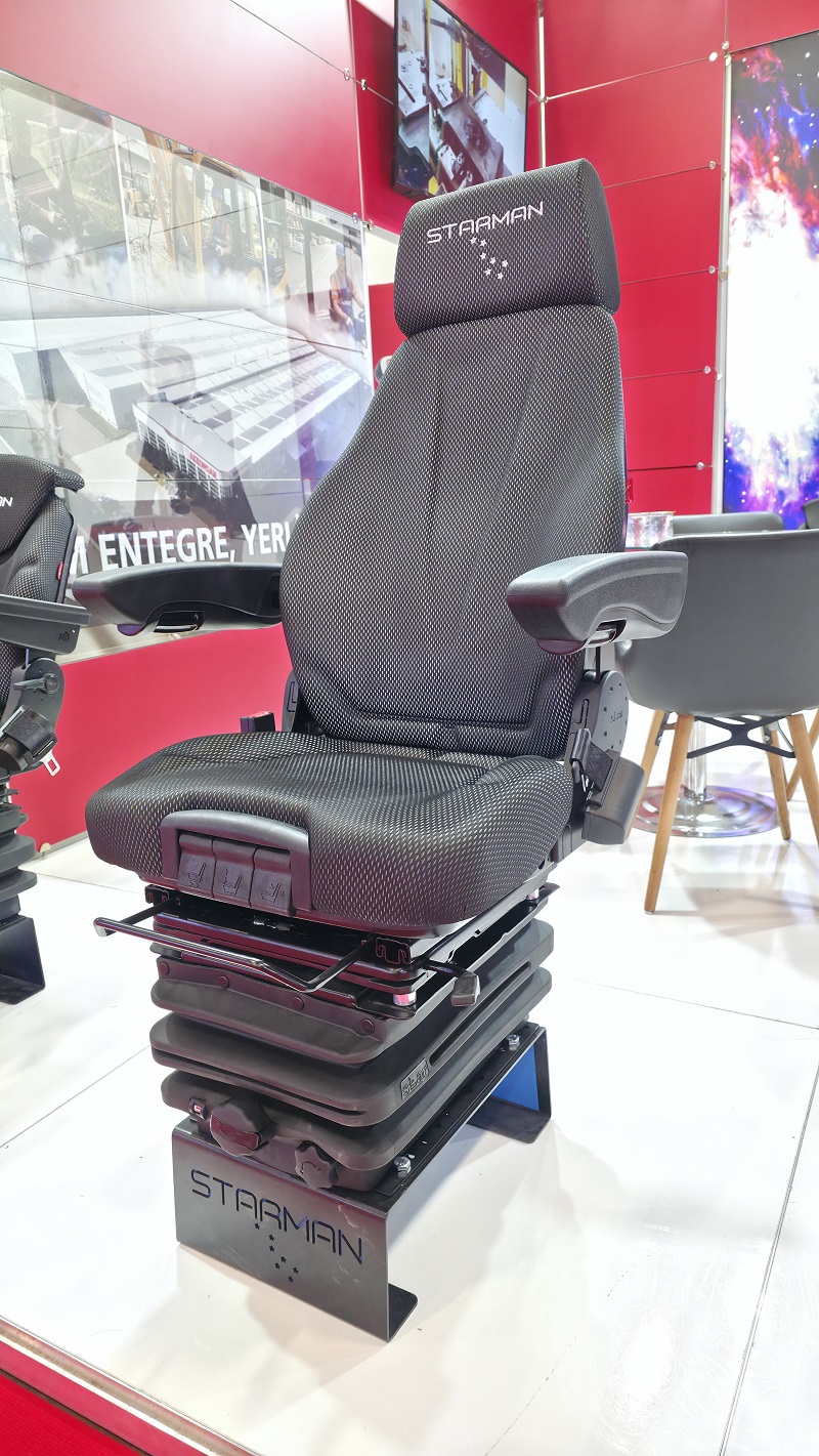 komatek_exhibition_2026
